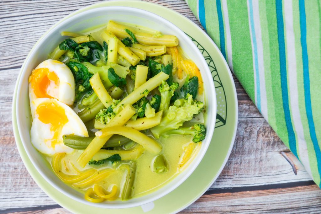 Przepis na zupę z brokułem i fasolką szparagową